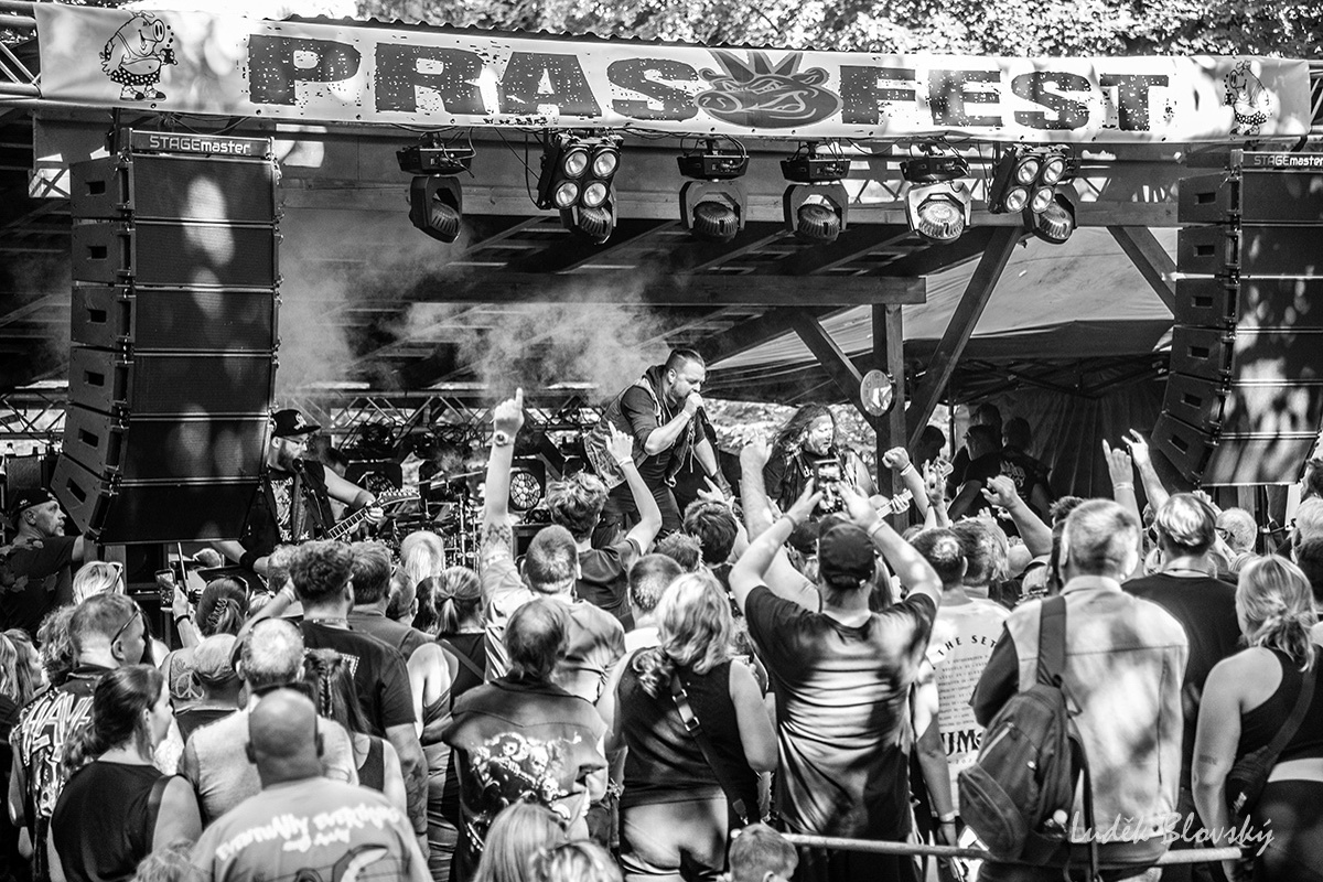 Publikum a pódium festivalu Prasofest